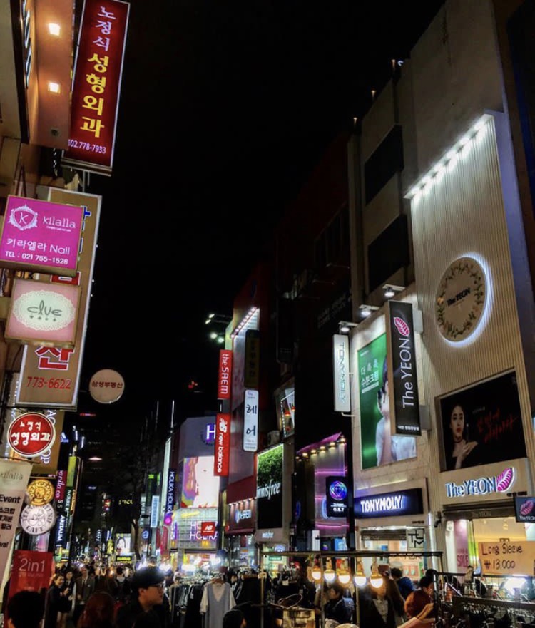 韓国の夜の街