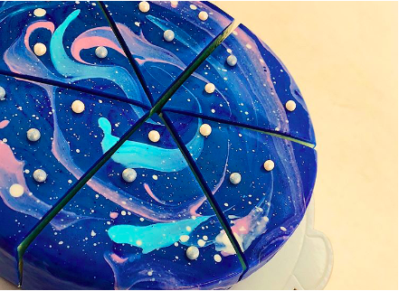 まるで宇宙 幻想的なケーキで話題を集めるカフェって一体 韓国情報サイトmanimani